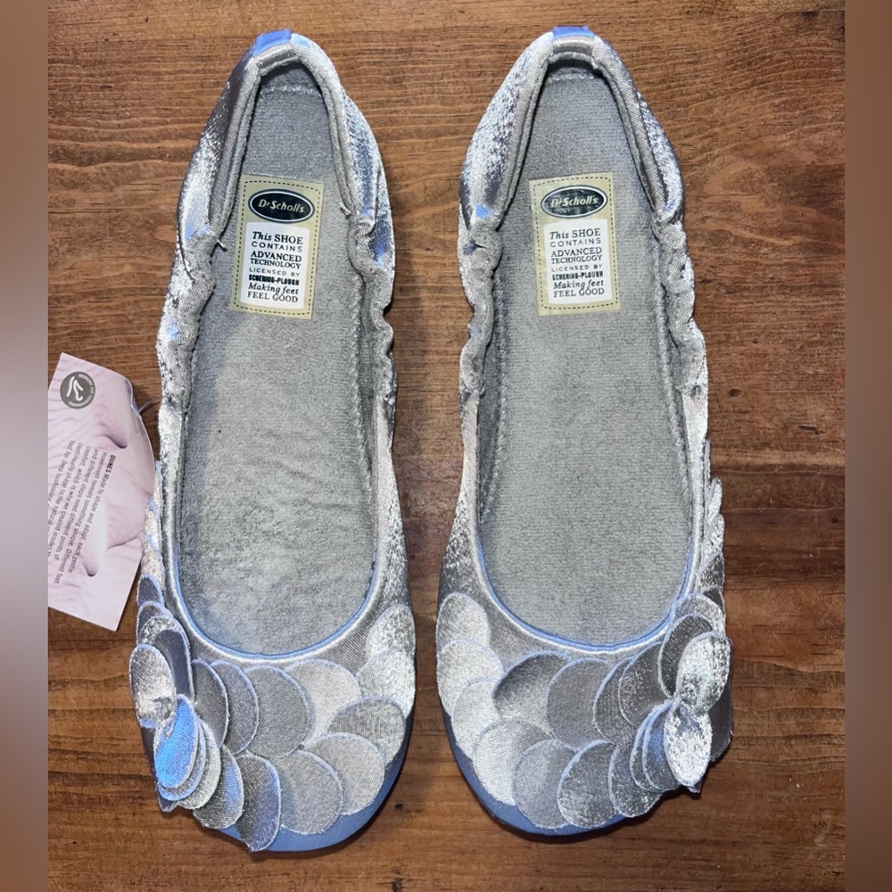 NWT Dr. Scholl's Silver Women's Ballet Flats